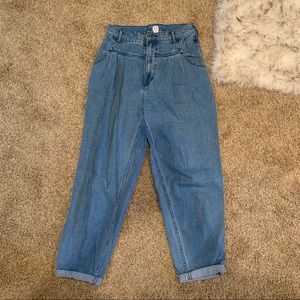 BDG High rise mom jean